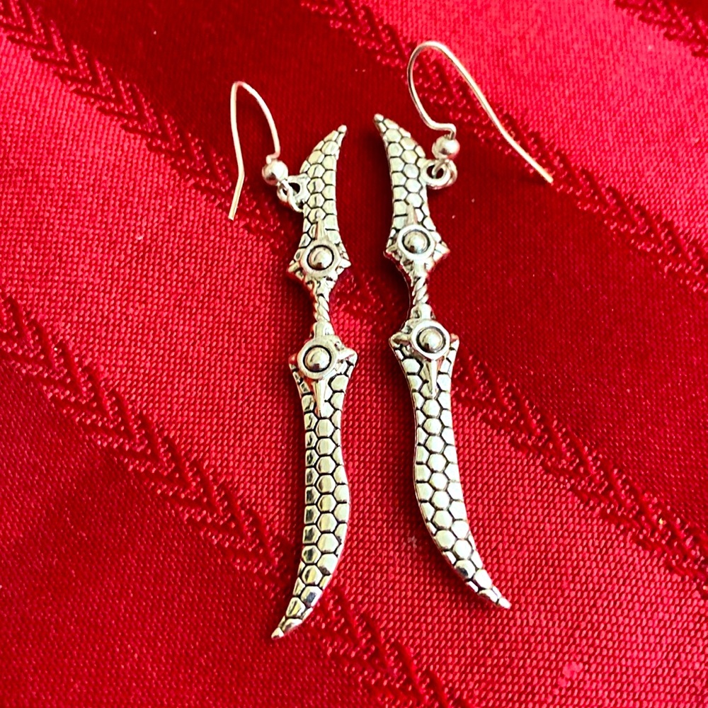 5/$10❤️❤️❤️NEW TIBETAN SILVER DANGLING WEAPON EARRINGS BY ALYCE RANCOUR